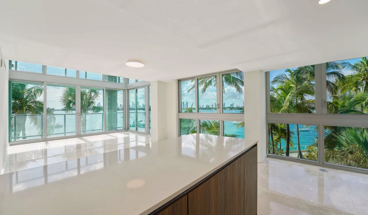 Flamingo Point - Miami, FL - Kitchen Living Room