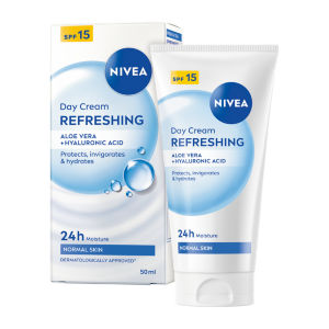 NIVEA Refreshing Day Cream Moisturiser SPF15 Normal Skin 50ml