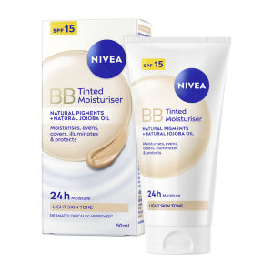 NIVEA Tinted Day Cream Moisturiser Light Skin Tone SPF15 50ml