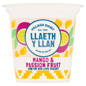 Llaeth y Llan Blackcurrant Low Fat Bio-Live Yogurt 125g