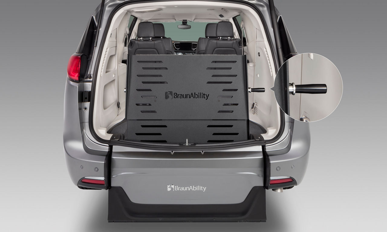 manual ramp wheelchair vehicle 