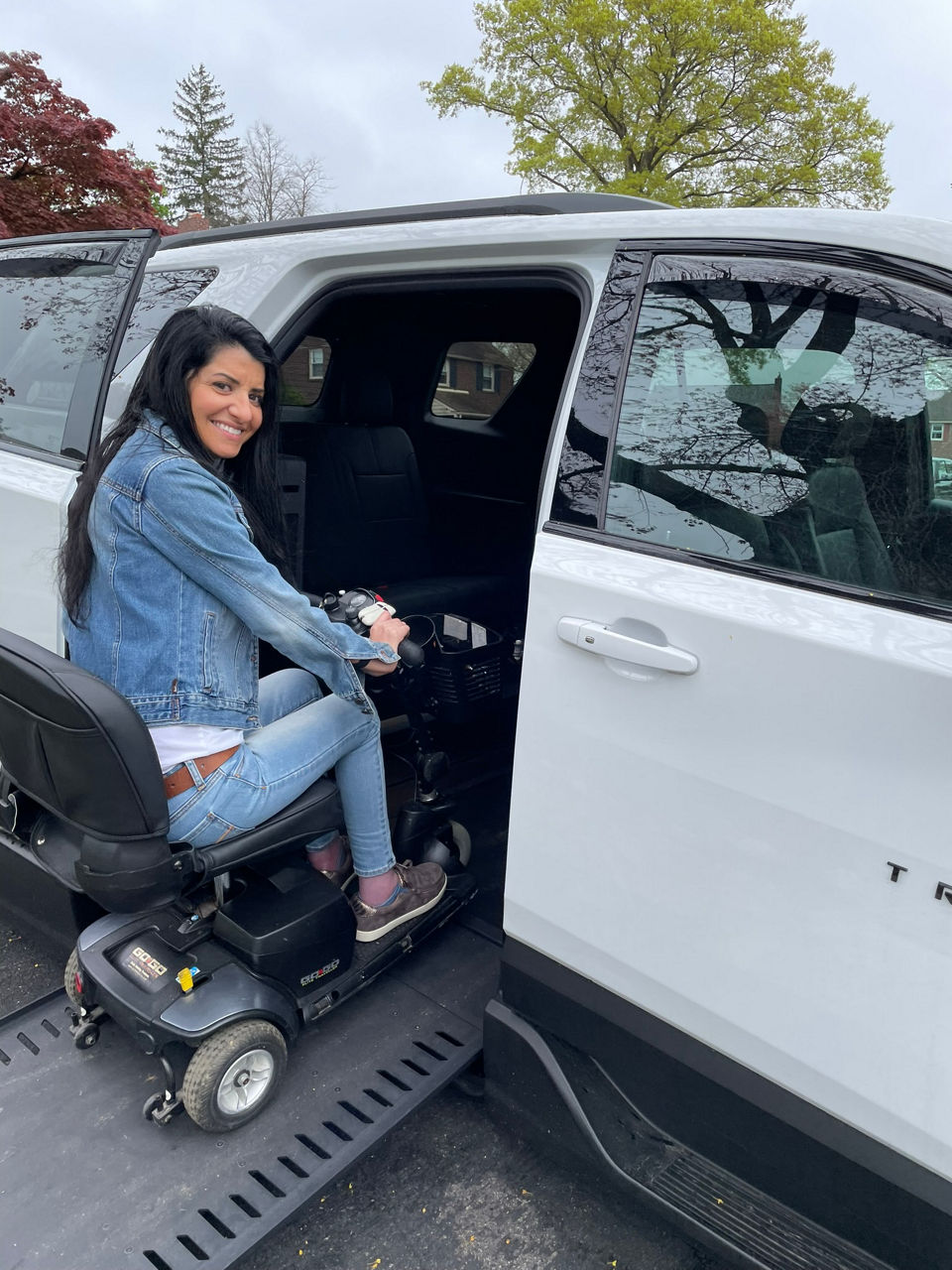 Scarduzio entering chevrolet traverse suv