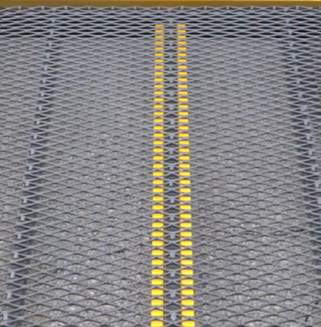 center line platform marker