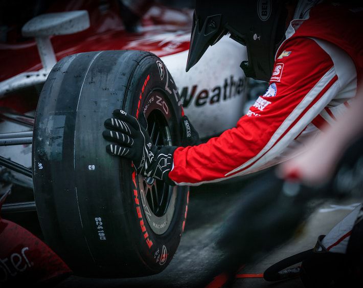 Changing a Firestone racing tire