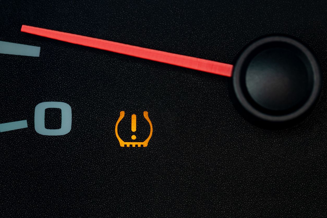 Car low tire pressure warning light