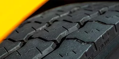 Difference between New And Retread Tires: Key Facts You Must Know