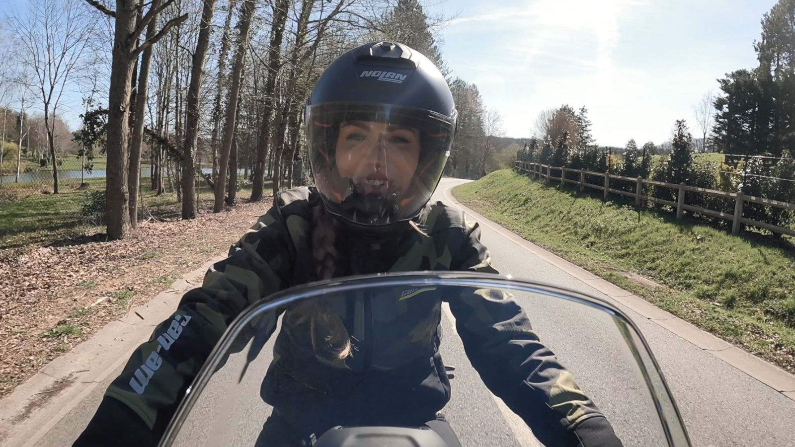 Charlee Moss sur un Can-Am Ryker Edition Rallye