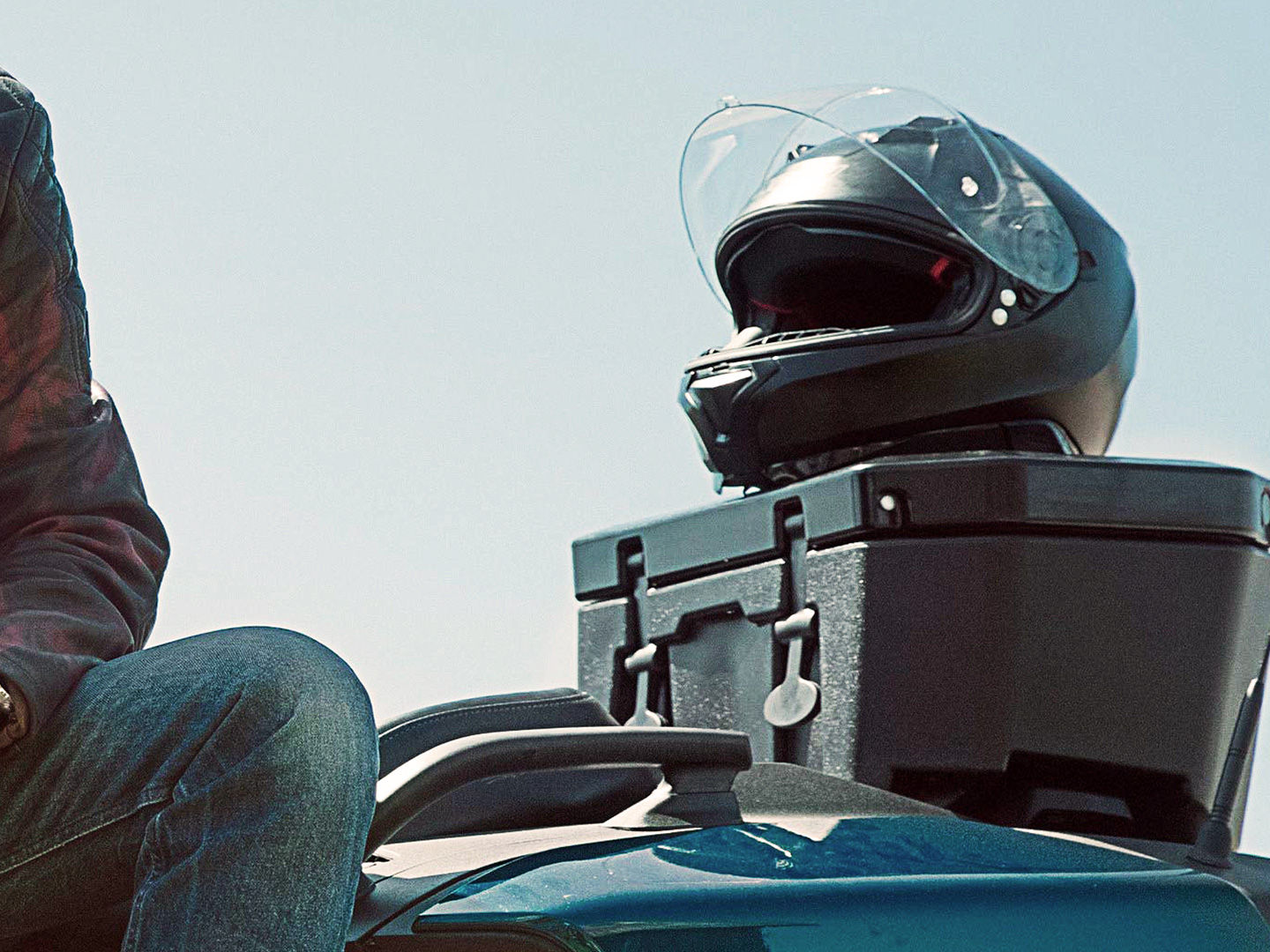 LinQ Cargo box and Helmet on a Can-Am Spyder