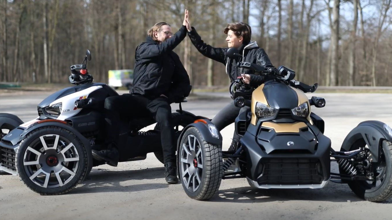 Mia auf ihrem Can-Am Ryker Rally