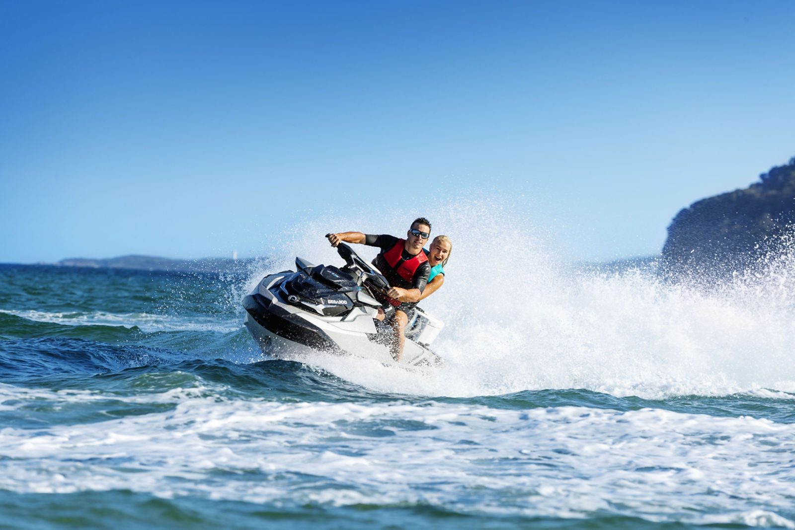 Ein Mann auf einem Sea-Doo GTI SE