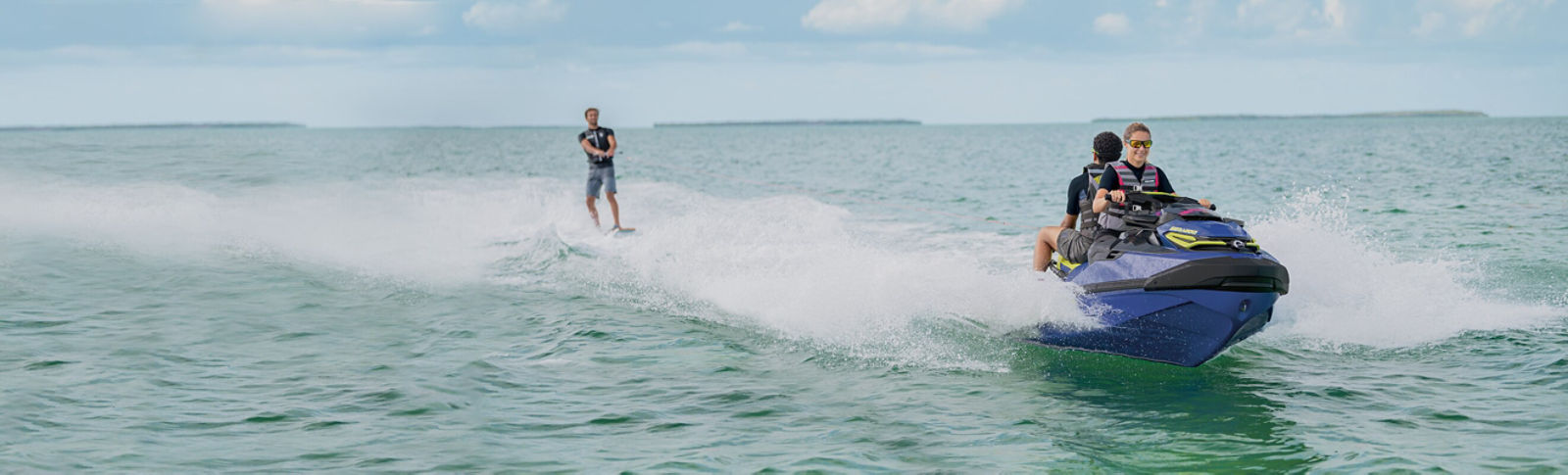 Sea-Doo WAKE PROのライディングとウェイクスケーター