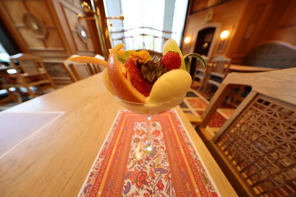 RF10-20mm F4 L IS STM - Fruit Bowl on a Table