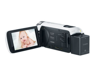 キャノン　Canon ivis HF R700 HD ホワイト Amazon.com : Canon VIXIA HF R700 Full HD Camcorder (White