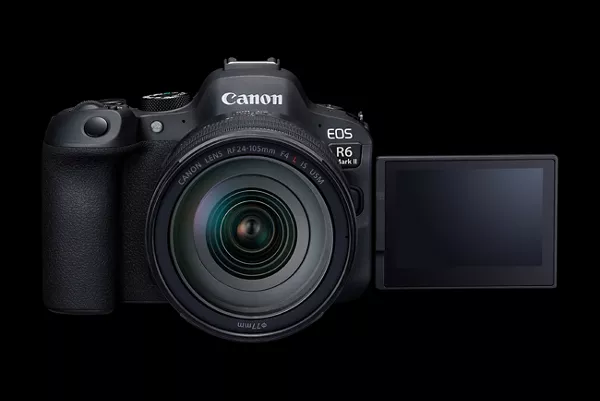  EOS R6 Mark II Vue de face avec écran LCD