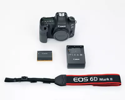 Canon EOS 6d mark2 ボディ Amazon.com : Canon EOS 6D Mark II DSLR Camera Body - WiFi