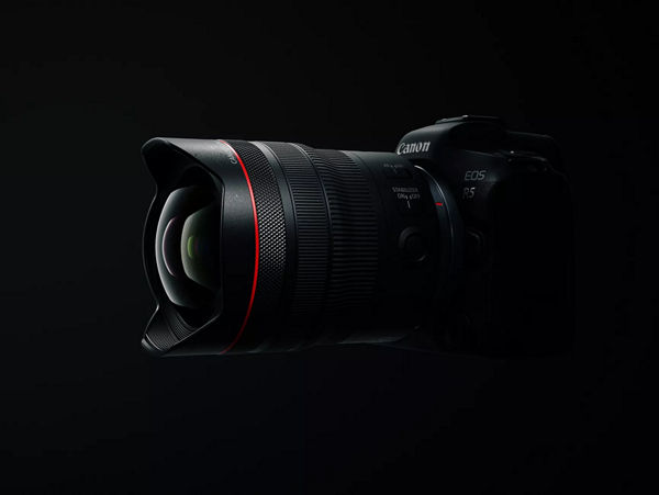 RF10-20mm F4 L IS STM - 3Q View with EOS R5
