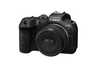 RF-S7.8mm F4 STM Dual Lens - EOS R7 Attached
