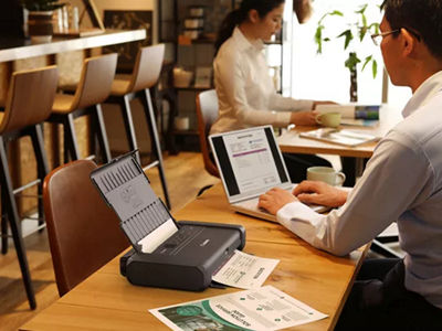 PIXMA TR150 on the office table 