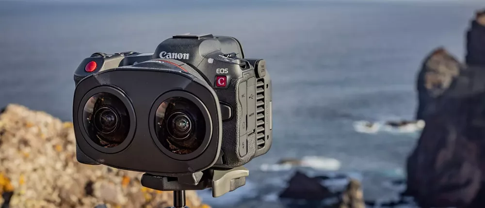 EOS R5 C avec double objectif fisheye