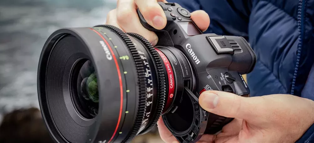 EOS R5 C avec objectif RF27-70 mm Image Ultra HD  4a. 8K icone