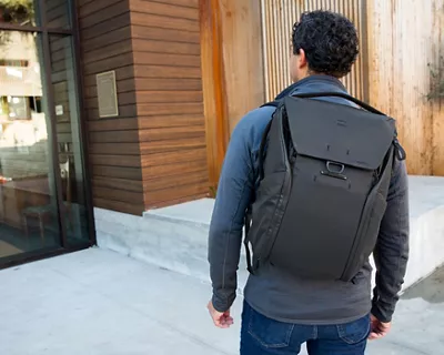 4825V551-everyday-backpack-20l-bk-5