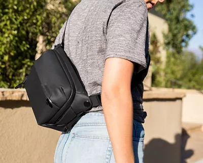 4825V552-everyday-sling-3l-bk-6