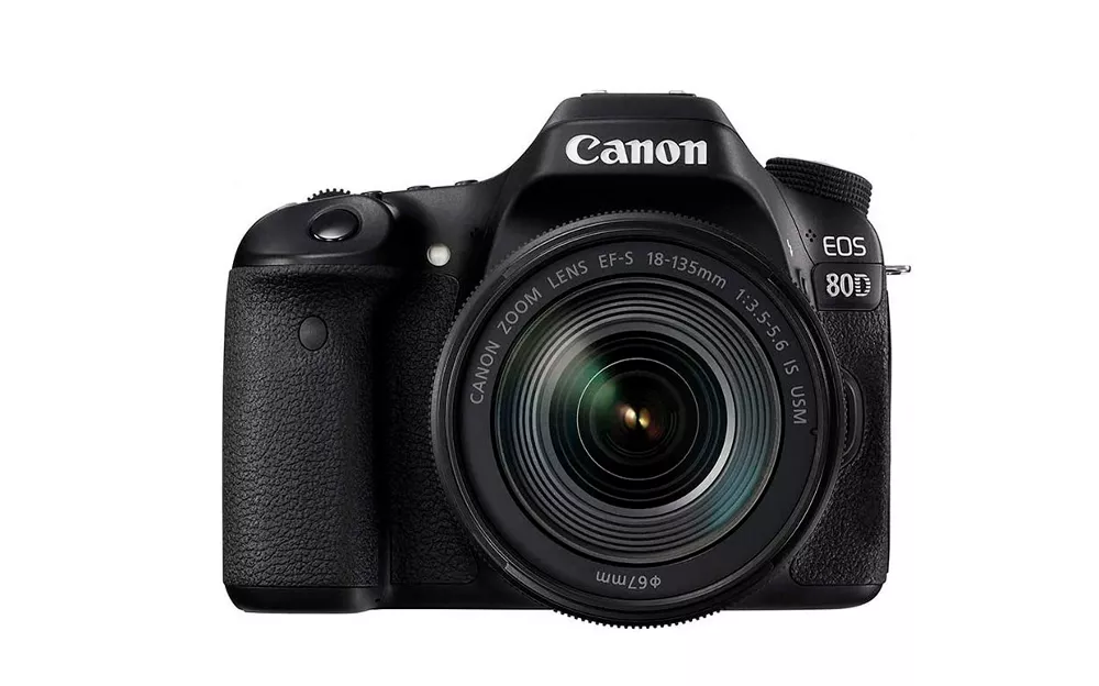 EOS 90D EF-S 18-135mm IS USM