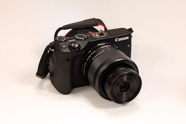 EF-M 28mm f/3.5 Macro IS STM Light Operation EF-M 28mm f/3.5 Macro IS STM Light Operation