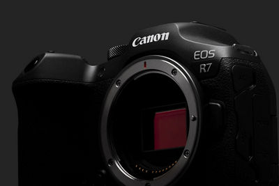 EOS R7
