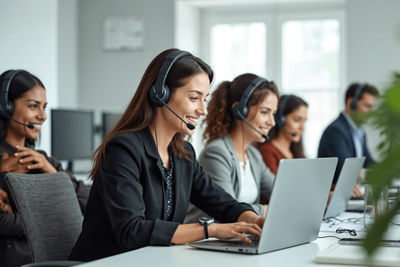 women working in a helpdesk