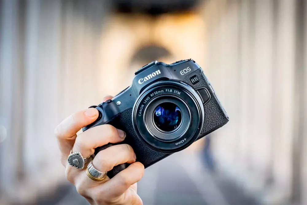 EOS R8 BODY