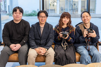 Natsuki Abe and Yasuaki Hagiwara of Canon, joined by photographers Sayaka Suzuki and Takahiro Mizushima