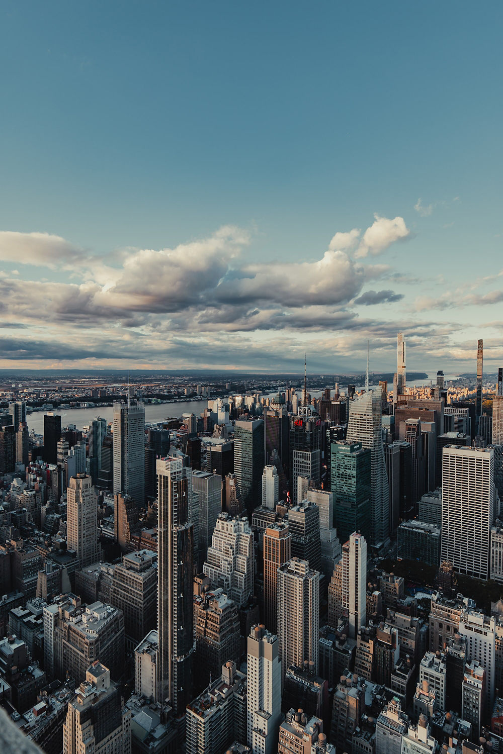 EOS R6 Mark III RF24-105mm F4 L IS USM Lens Kit