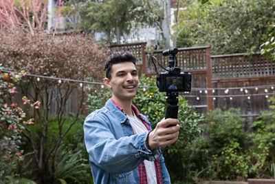 Girl adjusting EOS M50 Mark II Content Creator Kit