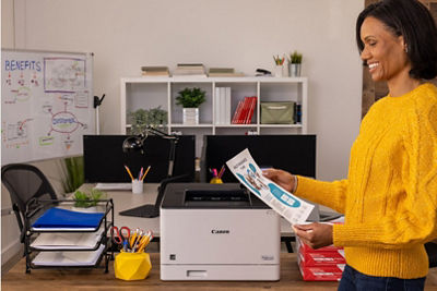 imageCLASS LBP674Cdw - Person Printing