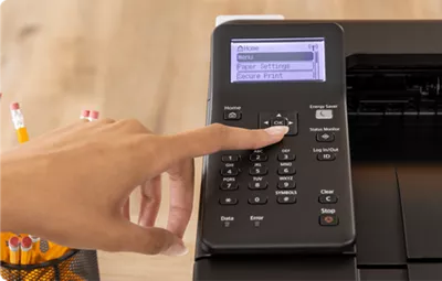 imageCLASS LBP246dw - Person Using Direction Buttons