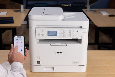 imageCLASS MF284dw - Person Using Phone to Print