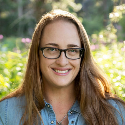 Laura Tillinghast,Presenter,Contributor