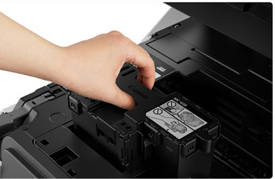 MAXIFY GX3020 - Person Changing Print Head