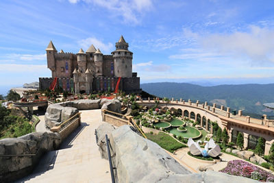 RF-S10-18mm F4.5-6.3 IS STM - Sample Image of a Castle