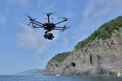 RF10-20mm F4 L IS STM - Drone Holding Camera