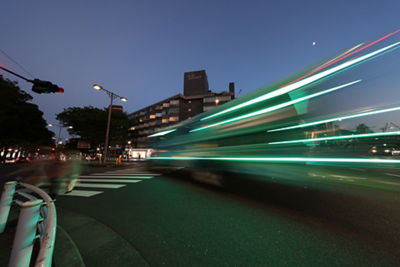 RF10-20mm F4 L IS STM - High Speed Traffic in the City