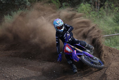RF200-800mm F6.3-9 IS USM - Motocross Rider on a Dirt Bike