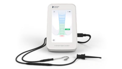 X-Smart Apex Locator connected via USB Type-C cable, emphasizing durable and flexible design.