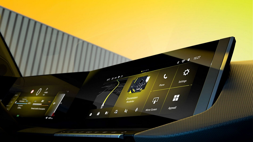 The Opel Astra fully digital cockpit, powered by Snapdragon Automotive Cockpit Platforms