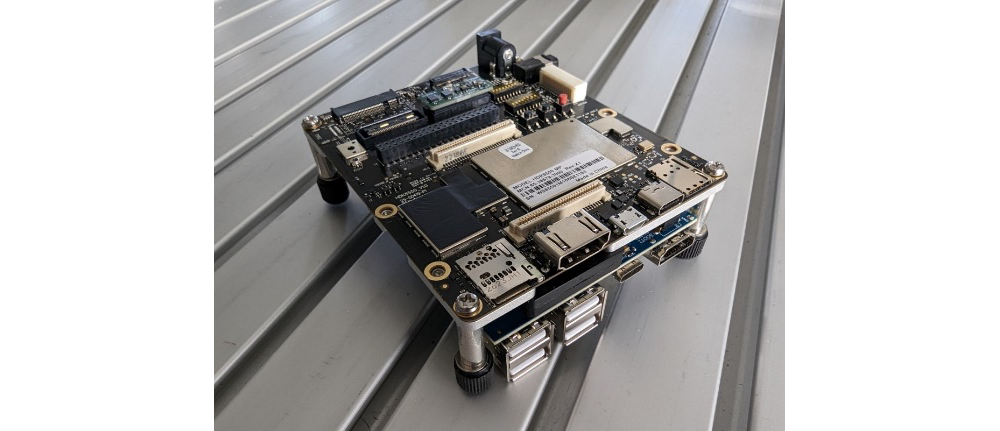 Qualcomm Innovators Development Kit, prototype for H-Fluently portable AI device