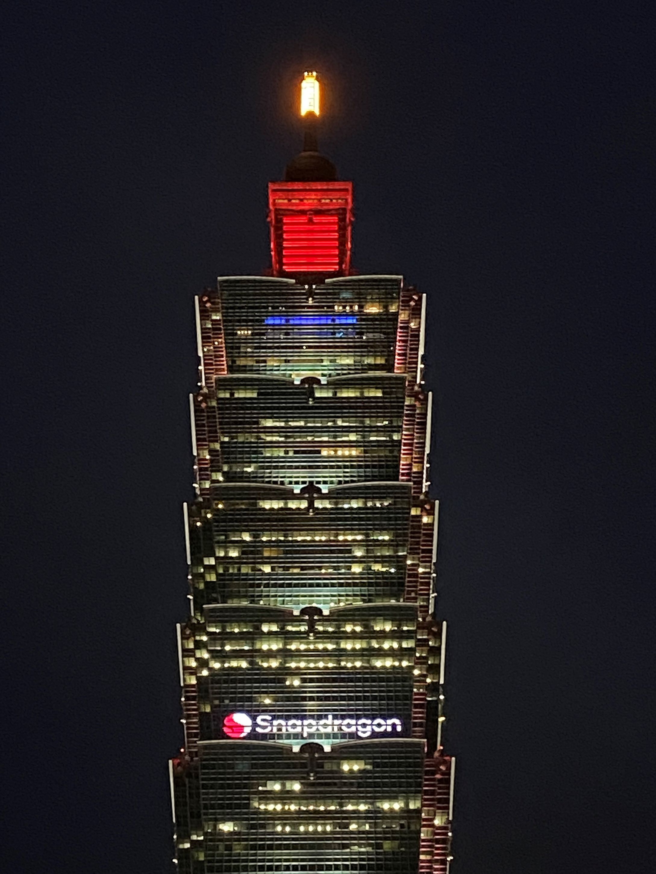 Slide https://s7d1.scene7.com/is/image/dmqualcommprod/Taipei_101-Snapdragon?$QC_Responsive$&fmt=png-alpha