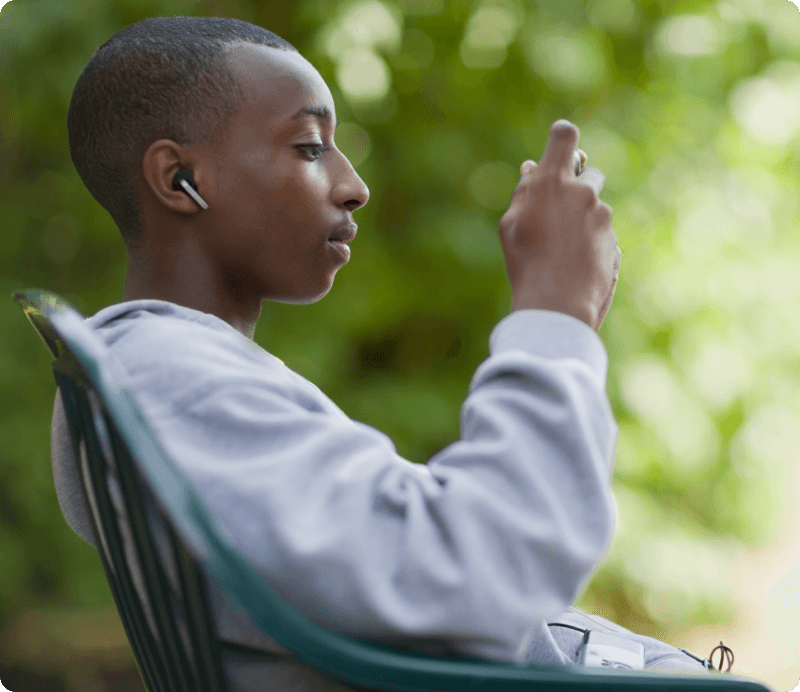 How Motorola Earbuds Benefit from Snapdragon Sound | Qualcomm