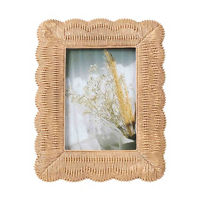 Scalloped Edge Resin Photo Frame