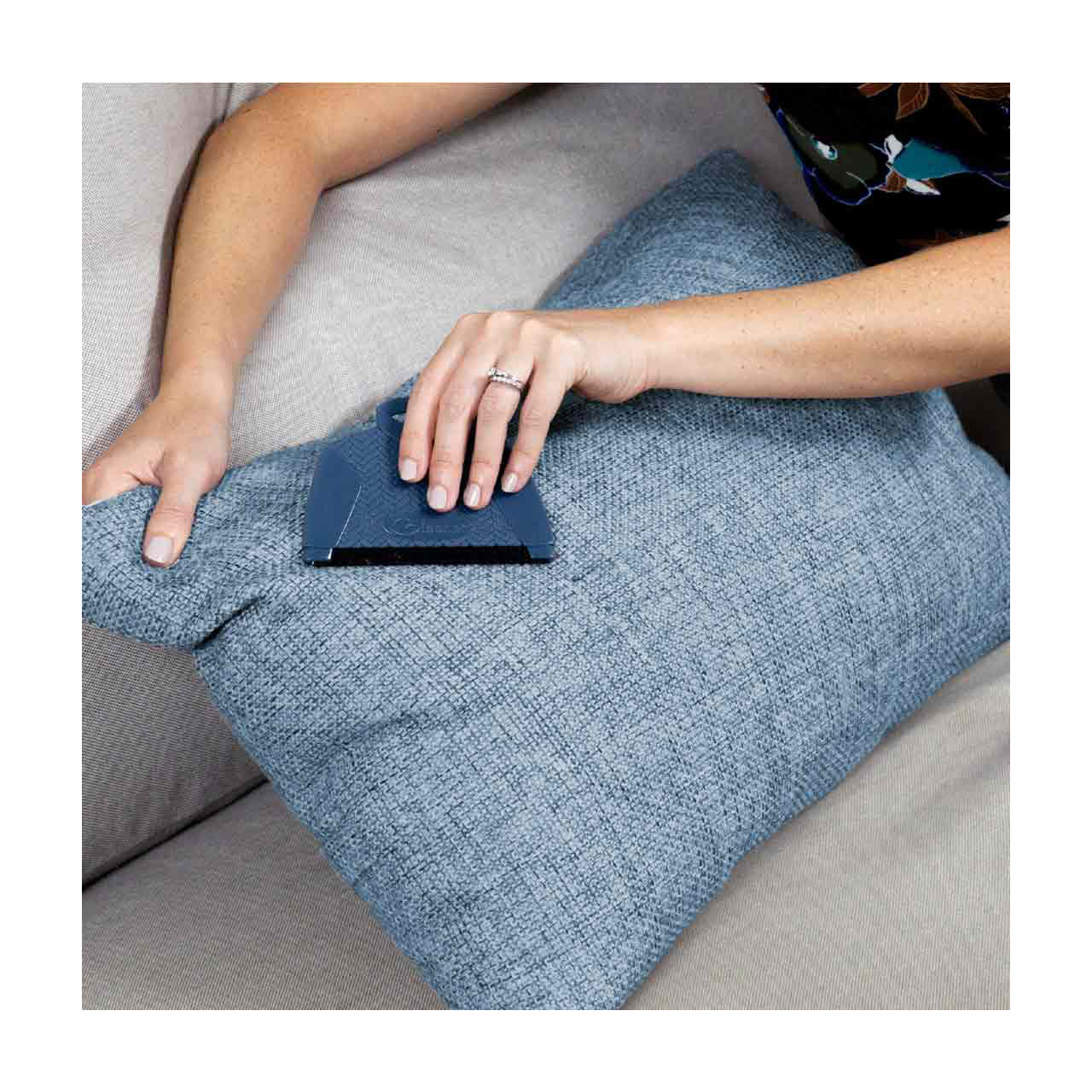 Gleener Sweater Saver Multi-Fabric Comb